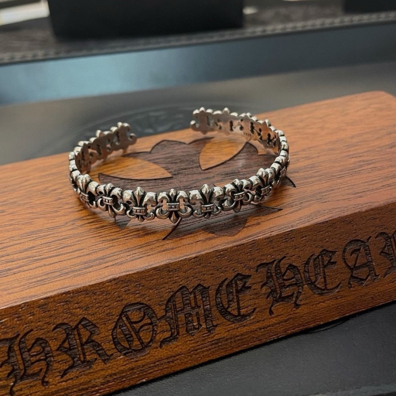 Ch*0me He**ts bracelets
